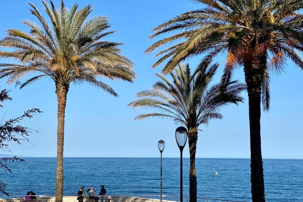 Fully Equipped Beachfront Studio In The Heart Of The City Center Bd Leclerc Antibes Eksteriør billede