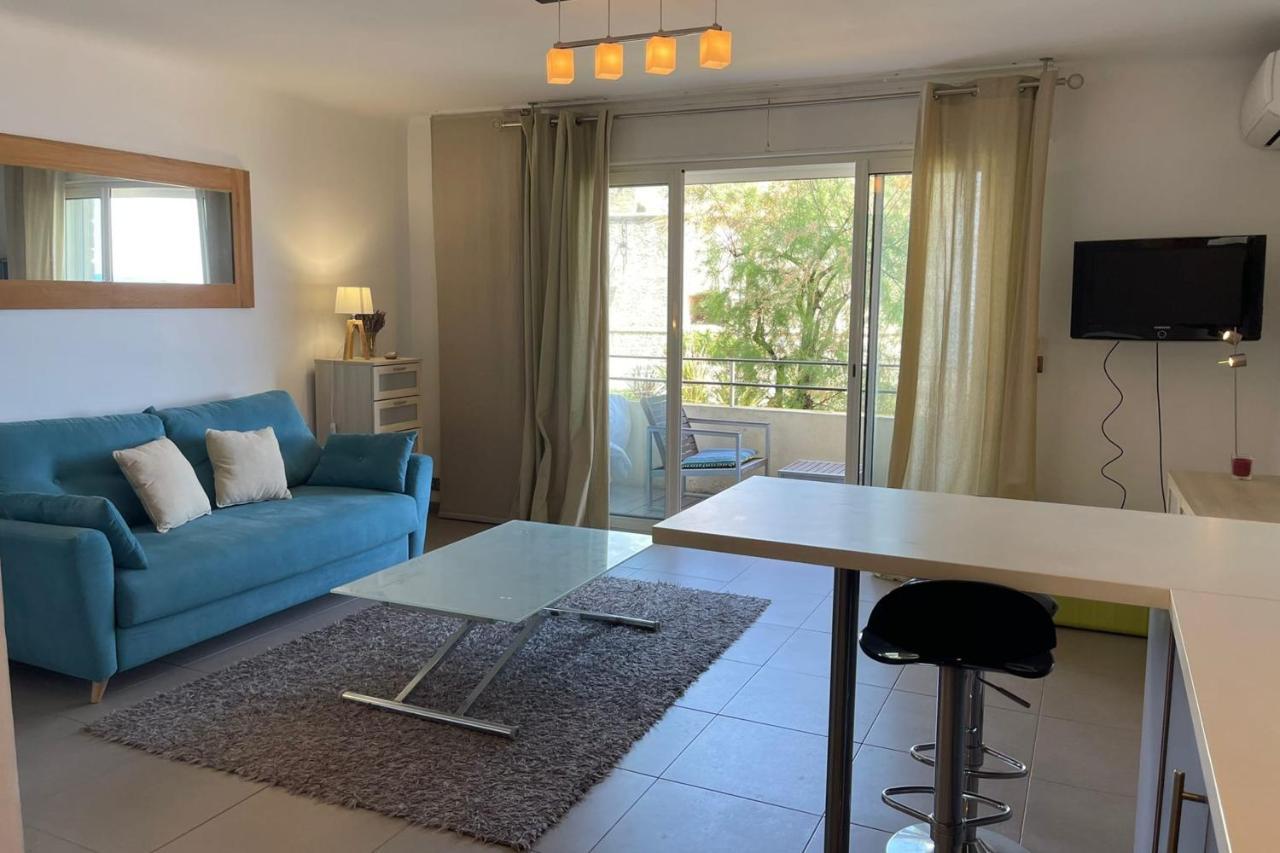 Fully Equipped Beachfront Studio In The Heart Of The City Center Bd Leclerc Antibes Eksteriør billede